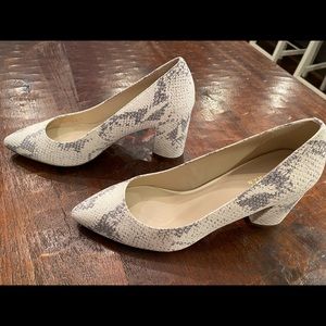 BNIB Cole Haan Karena block heel chalk python sz 7